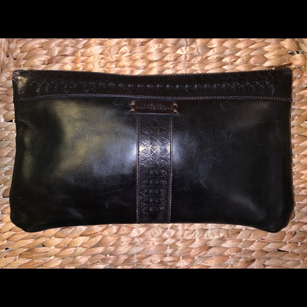 CARAVANA MONTAECRISTO black leather zip top clutch